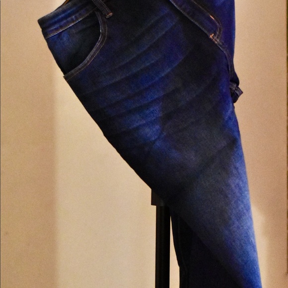 Blue Reign Denim - Picture 2 of 4